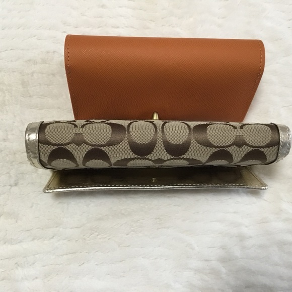 Coach signature turn lock wallet - Picture 8 of 12